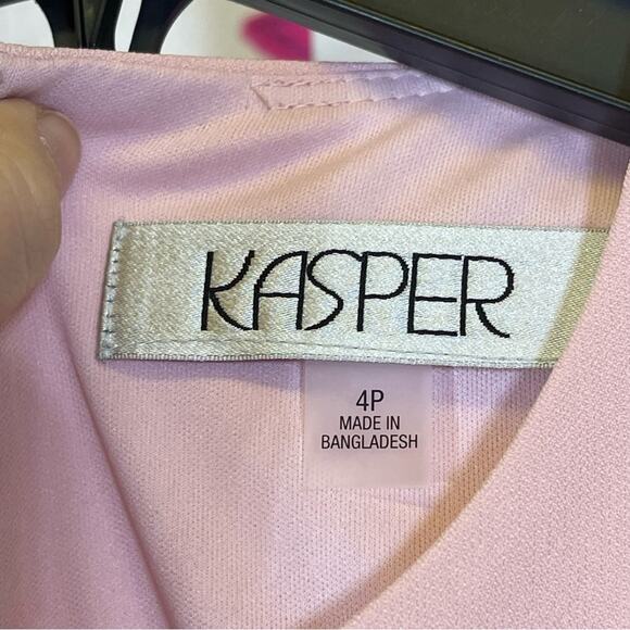Kasper, Pale Pink 2 Piece Dress and Jacket Set. Size 4 Petite. New condition! - Picture 9 of 13